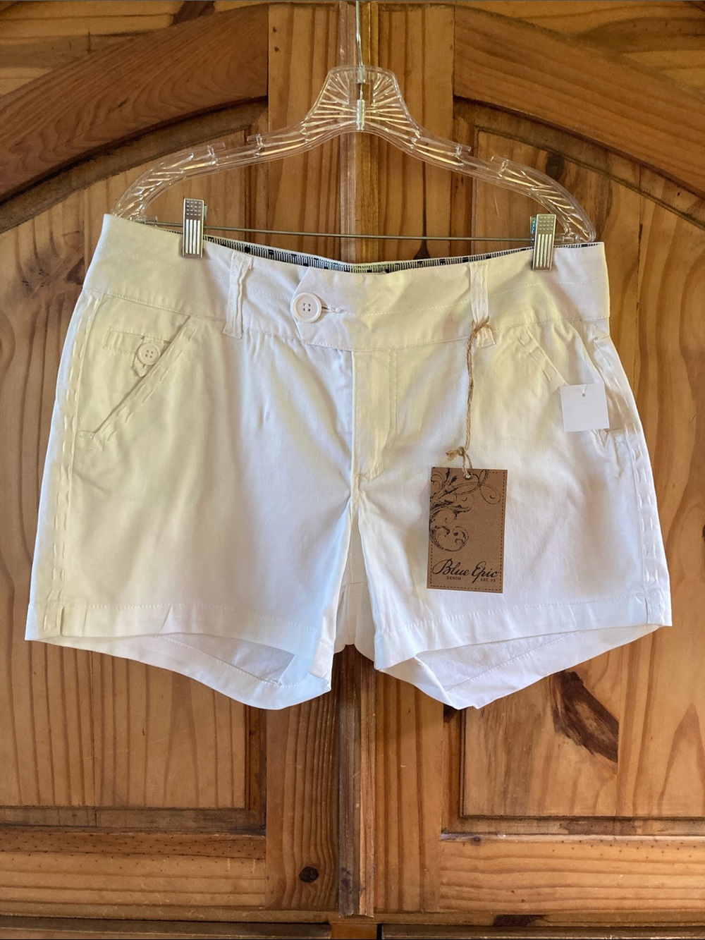 Women’s Blue Epic white chino shorts size 12 - NWT